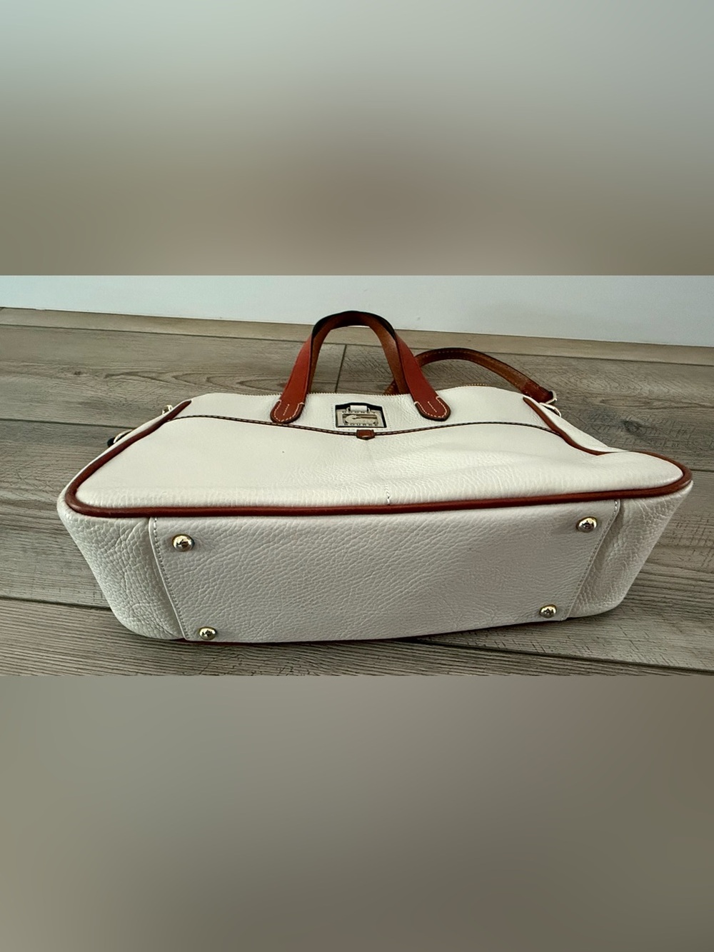 Dooney & Bourke handbag - Picture 4 of 9